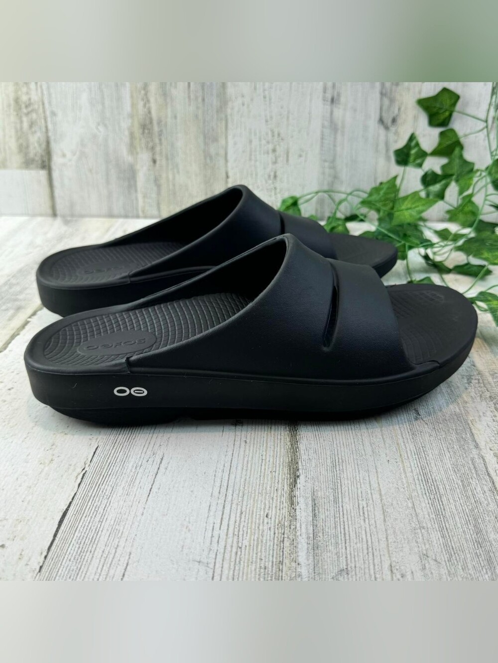 Oofos Ooahh Black Unisex Sports Slide Recovery LN M12 W14 Recovery Men Women